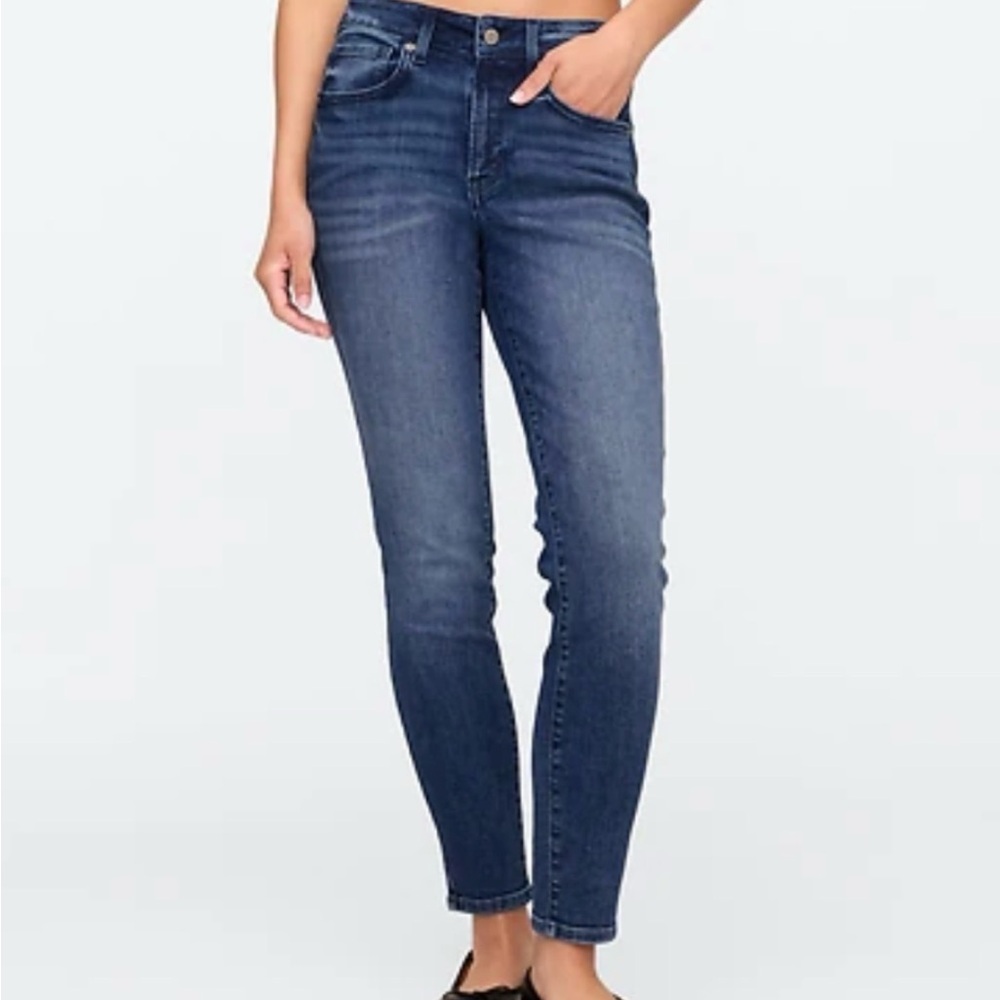 GAP Mid Rise Universal Skinny Jeans